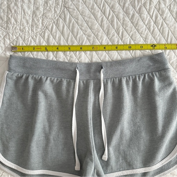 No Boundaries Gray Retro Track Shorts Small (3–5) - Picture 3 of 7